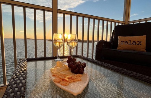 Crisfield Condo | Simply the best.Beautiful condo overlooking the Chesapeake bay.