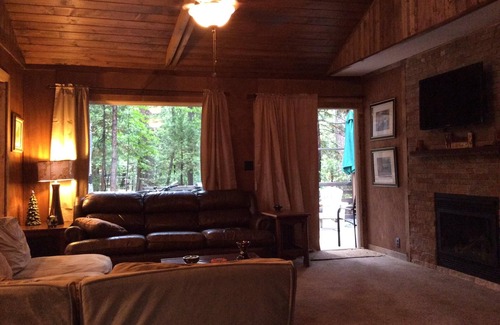 Twain Harte House | Simply The Best Twain Harte Charming Cabin Getaway w/ Lake access, near Town