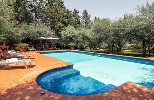 Oltrarno Villa | Simply Wonderful Historic Villa Convenient Access to Florence &gorgeous Grounds