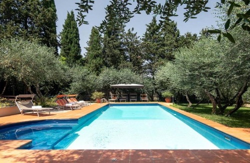 Oltrarno Villa | Simply Wonderful Historic Villa Convenient Access to Florence &gorgeous Grounds