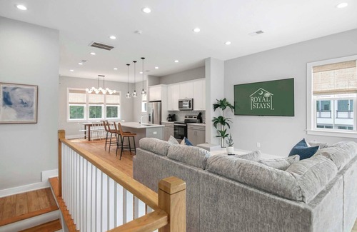 Mount Pleasant House | Sincerely Shem- 7 min to Beach and Downtown CHS