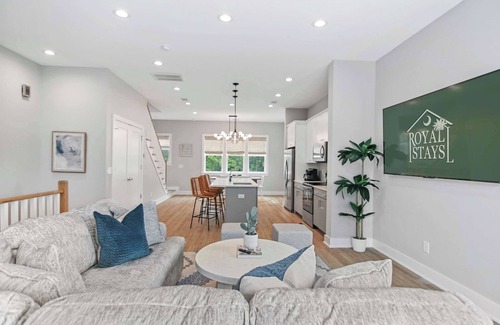 Mount Pleasant House | Sincerely Shem- 7 min to Beach and Downtown CHS