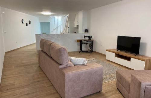 Sao Pedro Villa | Singer's Lounge