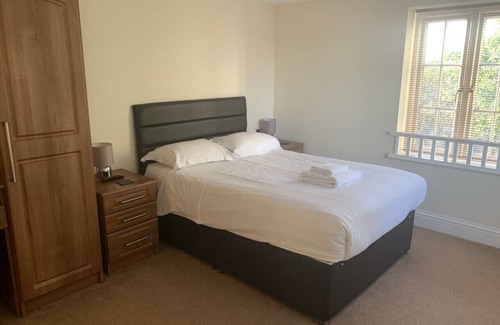 Retford House | Single Ensuite at The Lawns Guest House