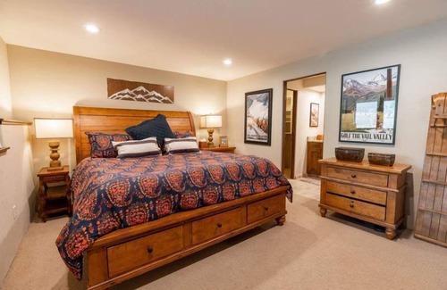 Highland Meadows House | Single Family Home with Private Hot Tub
