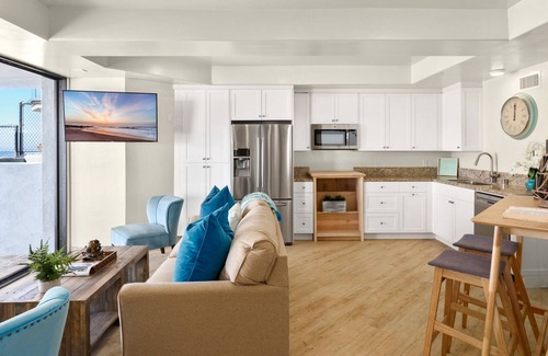South Oceanside House | Single Family Oceanfront Home with Spa. P1643-0