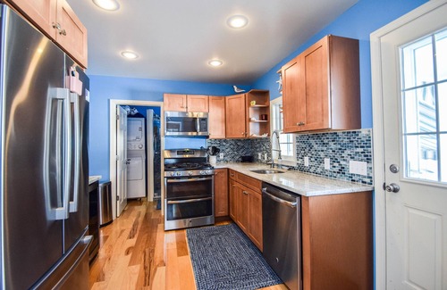 Gardens House | Single Family Rental 6 bdrms located in the Gardens, OC NJ.
