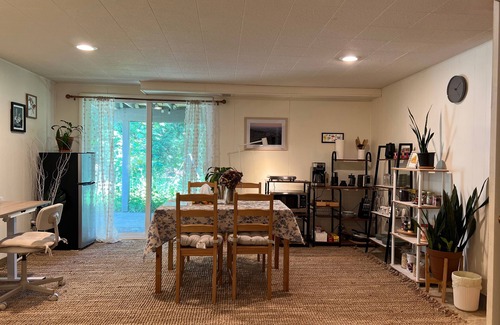 Shoreline House | Single level 1-bedroom house - NOT Active on Vrbo