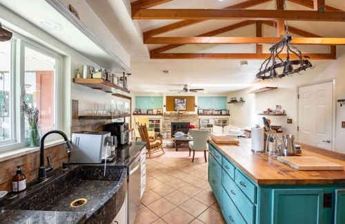University Acres House | Single level home (+basement) near Old Town & CSU