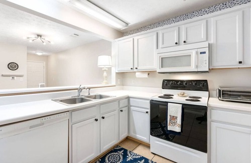 Auburn Apartment | Single Room 2 with Shared Space
