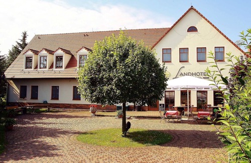 Neuwiese Hotel | Single Room - Country Hotel "Neuwiese" with traditional inn "At the Mill"