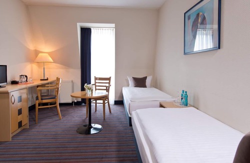 Laubegast Hotel | Single room, shower or bath, WC, - ACHAT Premium Dresden