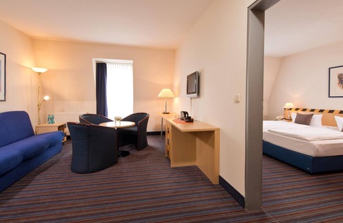 Laubegast Hotel | Single room, shower or bath, WC, - ACHAT Premium Dresden