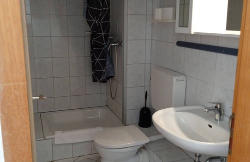 Detmold-Nord Bed & Breakfast | Single room with large balcony Balcony/close to the city 1st floor 22m2