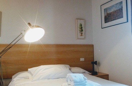 Siena House | SINGLE ROOM WITH PRIVATE BATHROOM