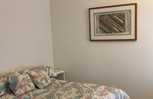 Goleta House | Single story three bedroom home close to beach
