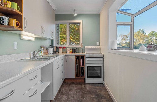 Turangi House | Singlee - Turangi Holiday Home