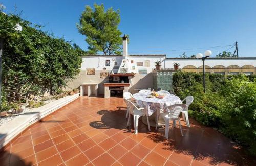 Scala di Furno House | Sirena Apartment in Luxury Villa with Shared Pool