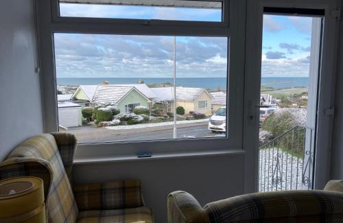 Porth Bed & Breakfast | Sirens Sunset Peaceful Retreat with stunning sea views, 5 minutes from Porth Beach