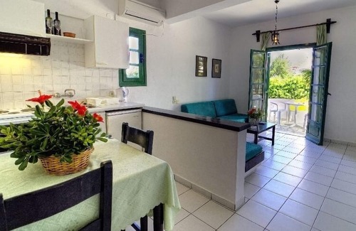 Limenas Chersonisou Apartment | Sirius 3-Room Apt (2 Bedrooms)