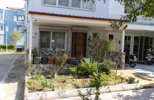 Kadnlar Denizi Mahallesi House | Sisi's Holiday Houses - Kusadasi
