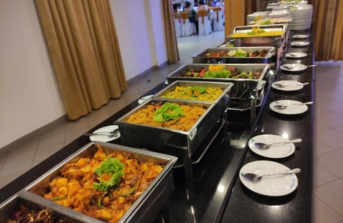Warakapola House | Sisila Inn & Restaurant