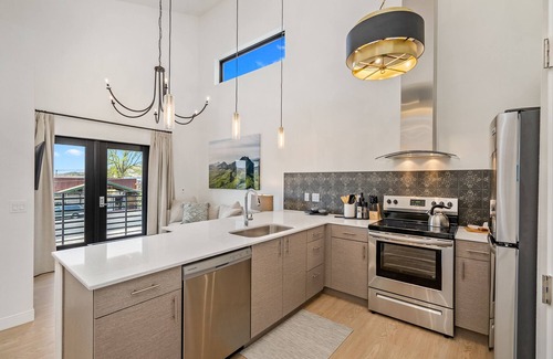 San Luis Obispo Apartment | Sisters Suite at the Junction