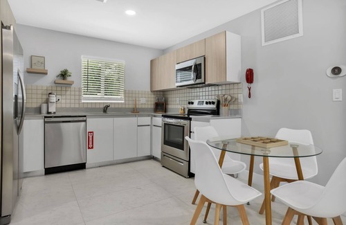 Downtown Fort Lauderdale Villa | Sistrunk Shades Entire Compound 5 Homes 50 Guests in Downtown Fort Lauderdale FL