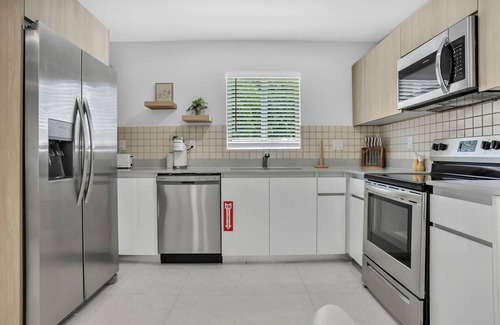 Downtown Fort Lauderdale Villa | Sistrunk Shades Entire Compound 5 Homes 50 Guests in Downtown Fort Lauderdale FL