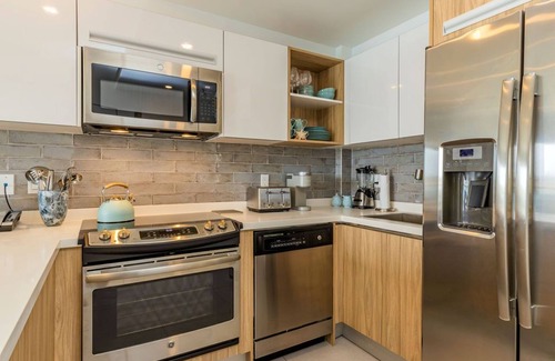 Oranjestad Condo | Sit Back, Relax.Your New View to the Harbor Awaits