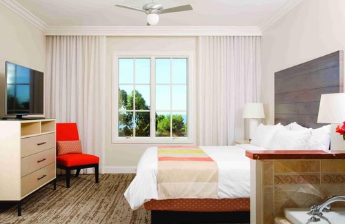 Newport Coast Resort | Situated on a majestic bluff overlooking Laguna Beach and the Pacific Ocean