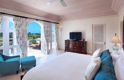 Bowling Alley Hill Villa | Six Bedroom Villa with views of Golf Course