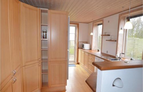 Hvidbjerg House | Six-Bedroom Holiday Home In Thyholm