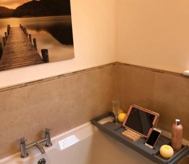 Porth House | Six by the Sea - 1 Bed House - A little something for everyone