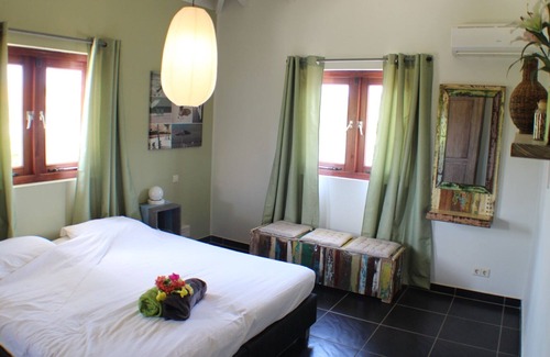 Willemstad Villa | Six person tropical villa with private pool on Curaçao
