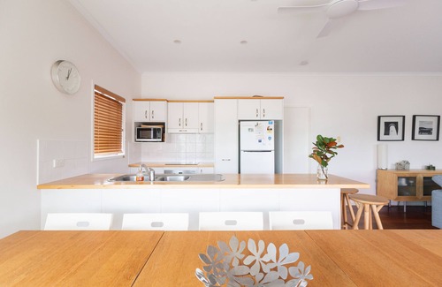 Yamba Apartment | Six River, Conveniently located one street from the CBD