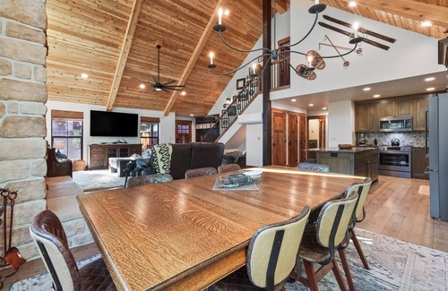 Garden Valley Cabin | Siyi'ku Lodge | Custom Luxury | Starlight Theatre
