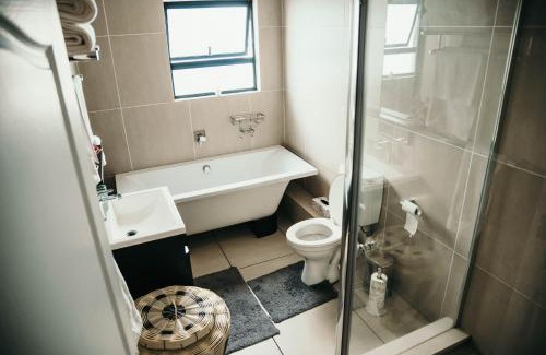 Greater Johannesburg Metropolitan Area Apartment | Sizakele Stays