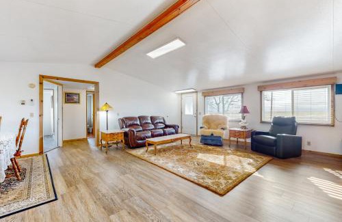 Mount Vernon House | Skagit River Roost