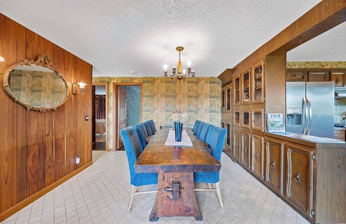 Waterbury House | Ski Chalet - Central to Stowe, Sugarbush & Bolton