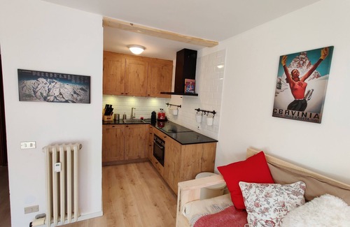 Cervinia Apartment | Ski chalet Cervinia Martino e Bassi ski-in-ski-out 6 persons sunny balcony wifi