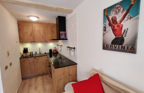 Cervinia Apartment | Ski chalet Cervinia Martino e Bassi ski-in-ski-out 6 persons sunny balcony wifi