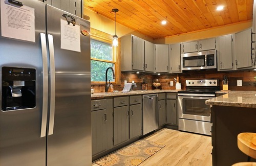 Sugar Mountain House | Ski Chalet: View Grandfather Mtn w/Cozy Fireplace