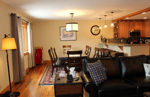 West Dover Condo | Ski Condo Walking Distance to Lifts at Mt. Snow, VT