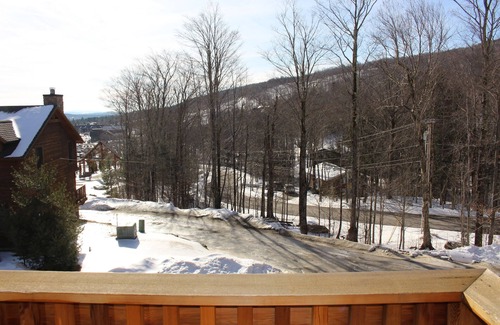West Dover Condo | Ski Condo Walking Distance to Lifts at Mt. Snow, VT
