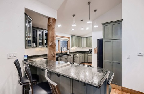 Stonehaven House | Ski/Family/4BD/3.5BA Breckenridge