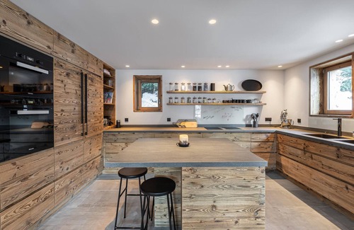 Saint-Martin-de-Belleville Ski Chalet | Ski-in chalet with Nordic bath and hammam, 12-14 ppl