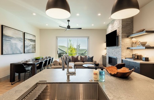 Park City House | Ski & Golf Luxury with Private Hot Tub at Canyons