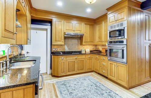 Rutland Cottage | Ski, Hike & Fish: Modern Rutland Home