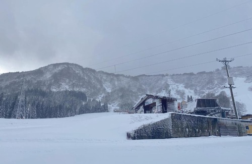 Yuzawa-machi House | SKI House石打ハツカ口スキー場内